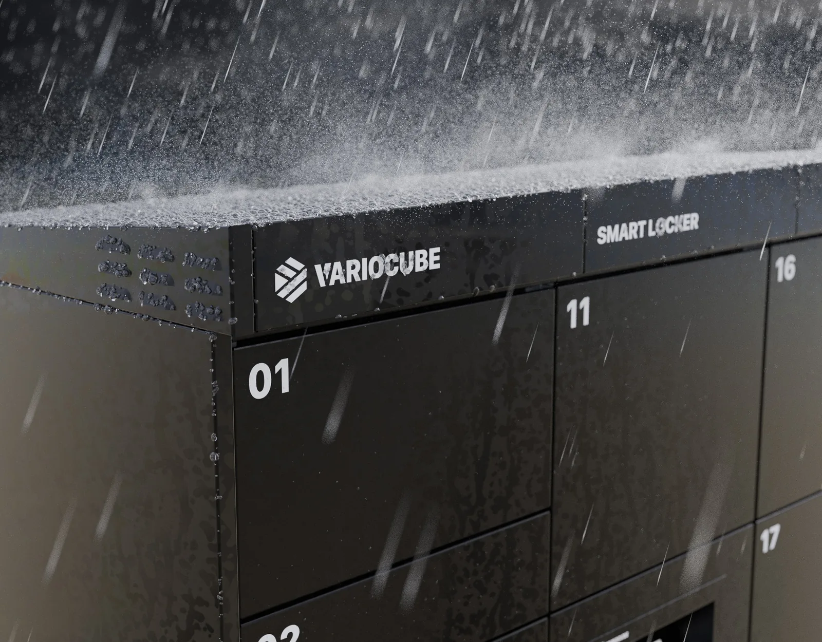 Variocube Smart Locker: dunkle Schließfachanlage mit nummerierten Fächern im Regen