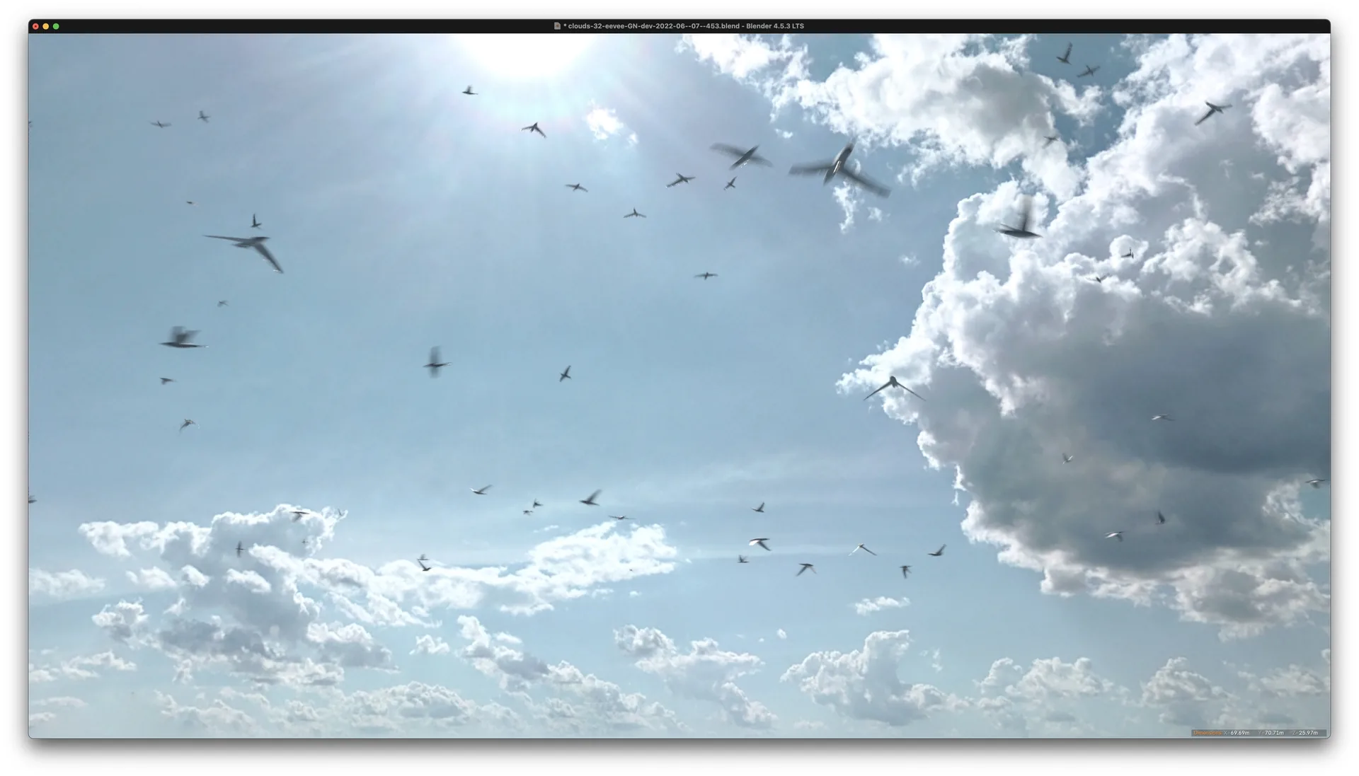 Vogelschwarm vor Wolken und Sonne